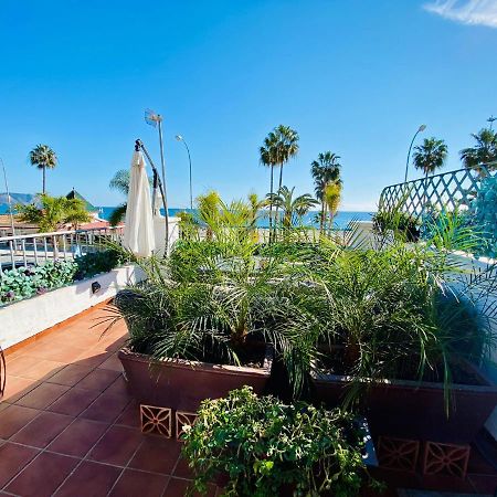 Apartamento en primera linea de playa con parking Nerja Exterior foto