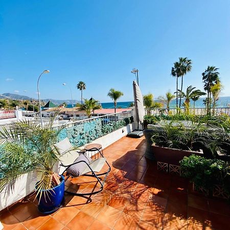 Apartamento en primera linea de playa con parking Nerja Exterior foto