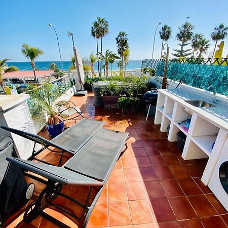 Apartamento en primera linea de playa con parking Nerja Exterior foto