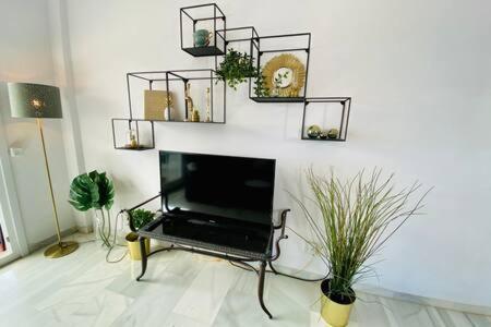 Apartamento en primera linea de playa con parking Nerja Exterior foto